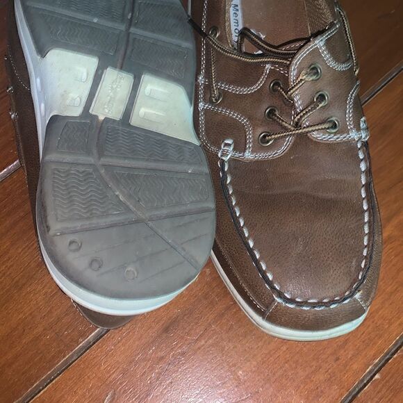 Boat Shoes size 9  - Picture 6 of 6